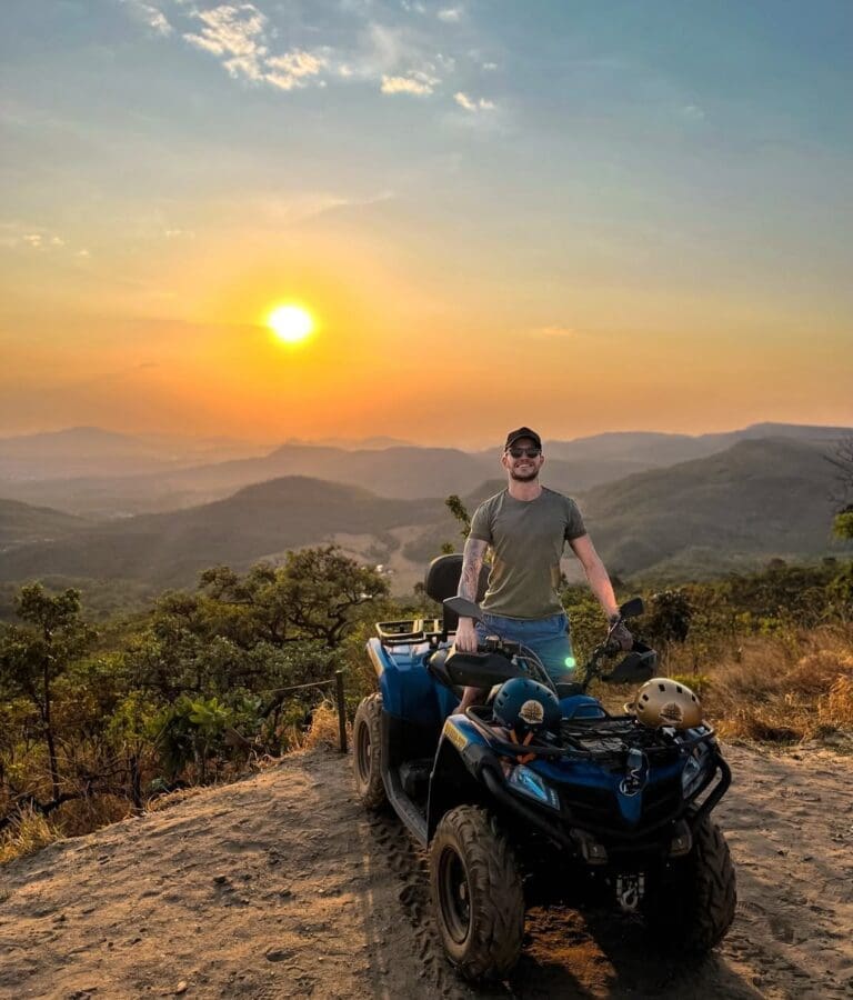 Pôr do Sol em Pirenópolis a Bordo de um Quadriciclo