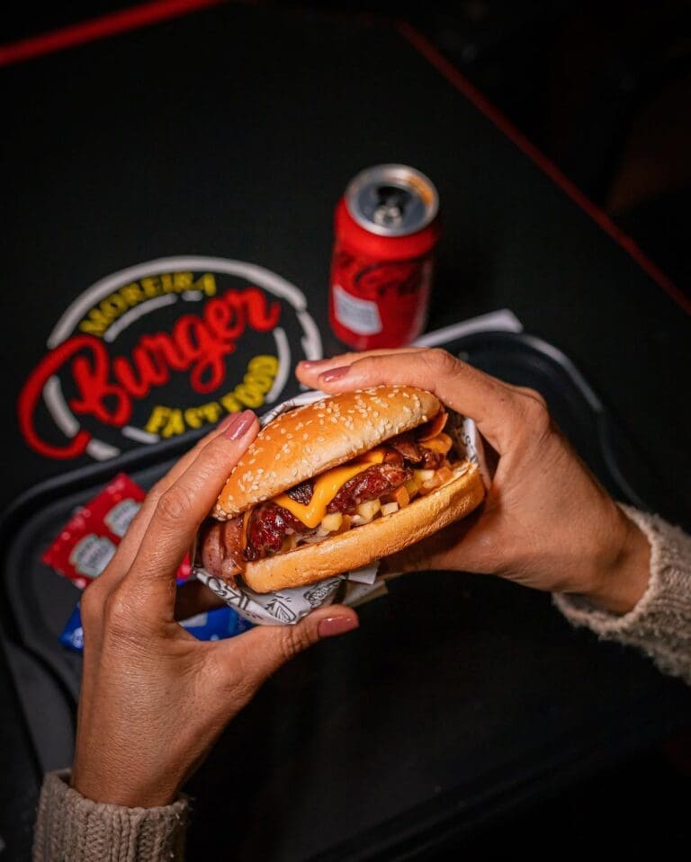 Moreira Burger: hambúrguer artesanal com alma de brasa
