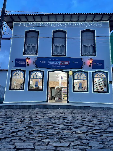 Drogaria Eustak Figueiredo: confiança e serviços completos no Centro